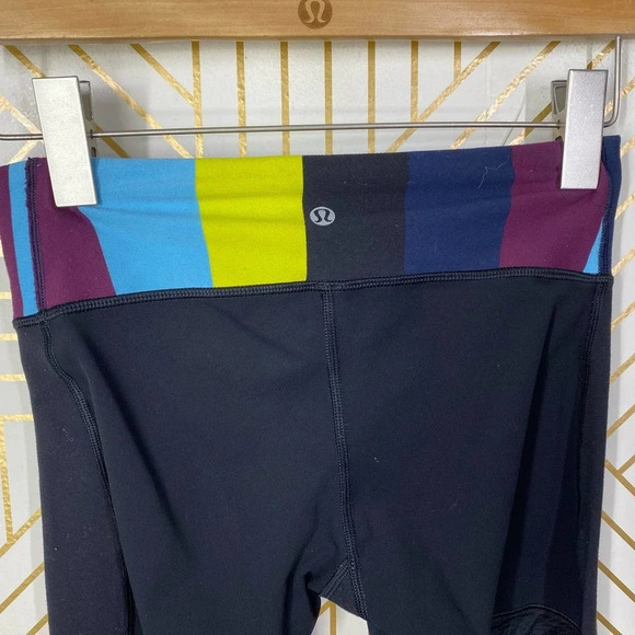 LULULEMON Journey Crops in Black Pow Stripe Split‎ Pea Size US 4 - Picture 8 of 11